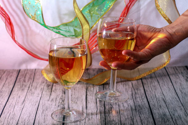 istock Glasses of Wine 1048787322
