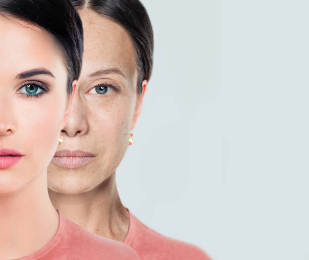 kobieca twarz. starzenie się i młodość. młoda i starsza kobieta. przed i po, młodość i starość - rebellion aging process facial mask beauty treatment zdjęcia i obrazy z banku zdjęć