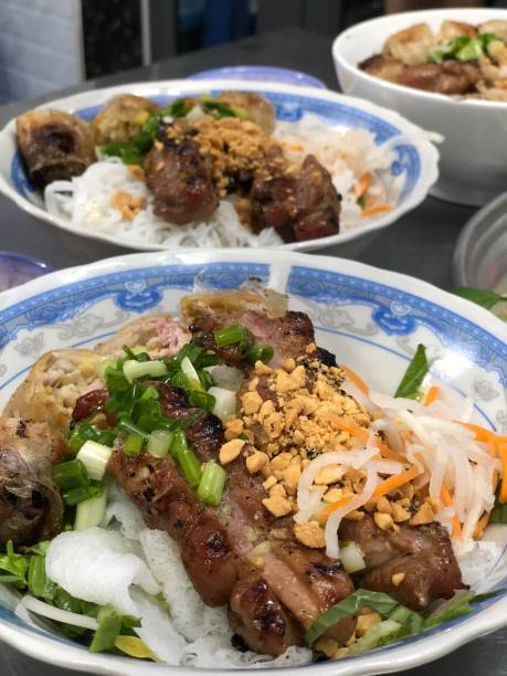 istock Grilled Noodles in Hanoi 1048886402