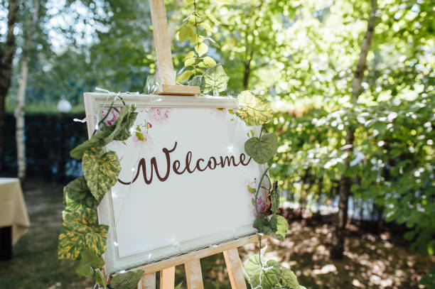 invito per gli ospiti per una cerimonia nuziale - wedding venue foto e immagini stock