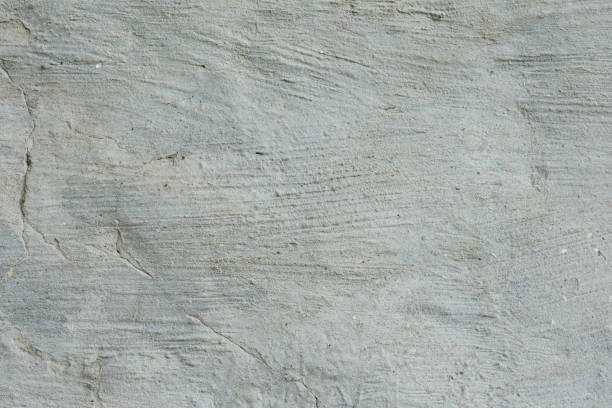 istock Wall fragment with attritions and cracks 1048904462