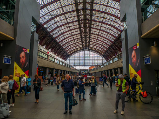 앤트 워프 역 - antwerp station center glass 뉴스 사진 이미지