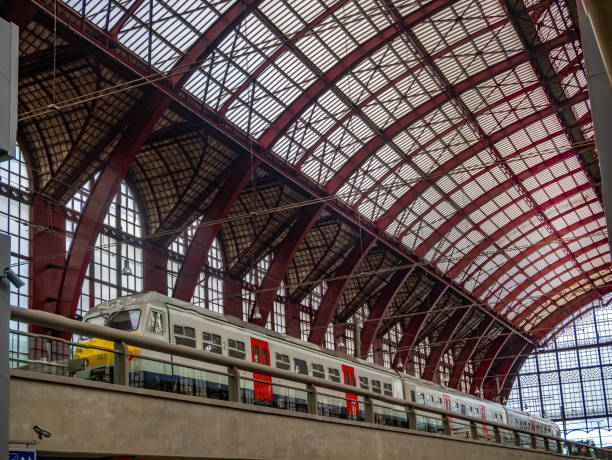 앤트 워프 역 - antwerp station center glass 뉴스 사진 이미지