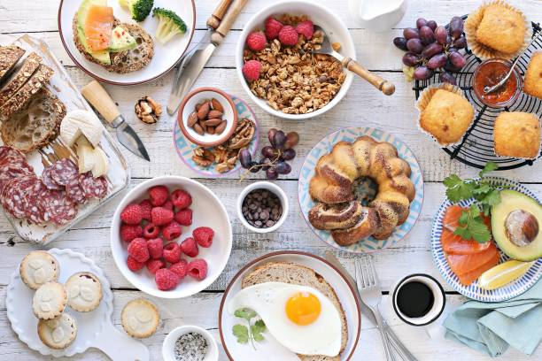 brunch. - buffet breakfast food table - fotografias e filmes do acervo