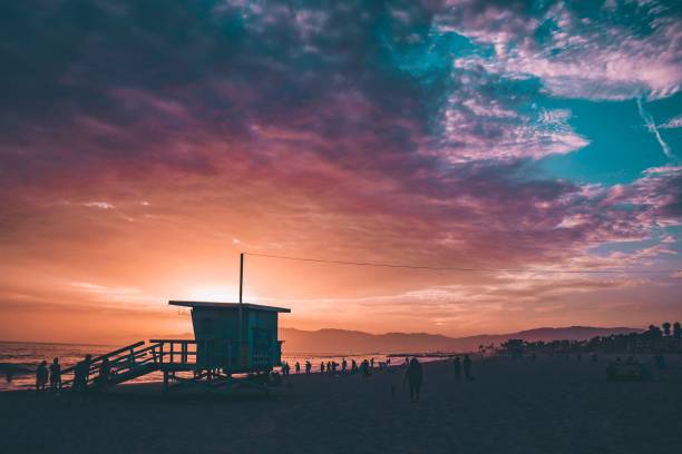 venice beach - moody sky water sport passenger craft scenics imagens e fotografias de stock