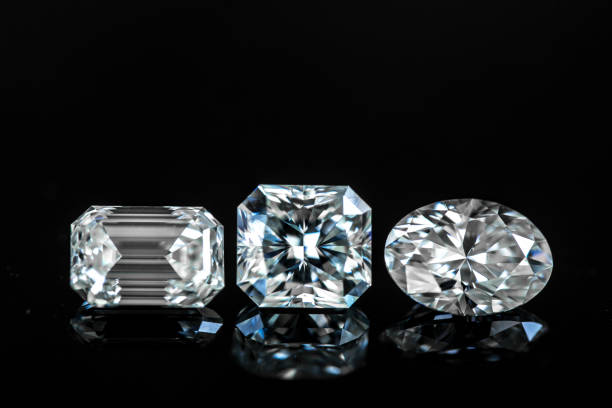 istock Emerald radiant and oval diamonds 1049207386