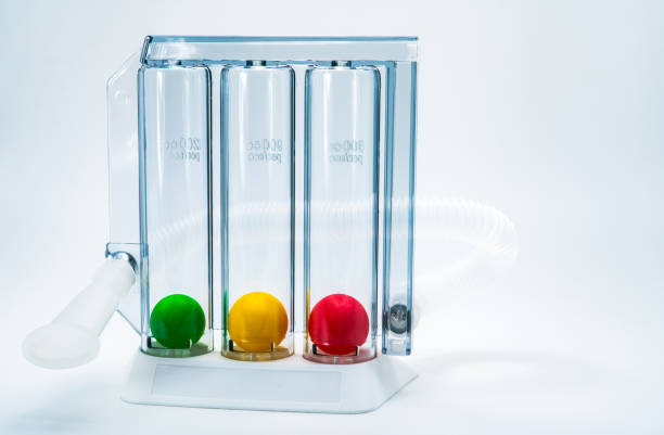 Device for exercising respiration through deep inspiration triple chamber. Medical equipment for respiratory therapy after surgery. Deep Breathing lung exerciser. Breath Measurement. 3 color balls. dispositivo para el ejercicio de respiración a través de cámara triple inspiración profunda. equipos médicos para terapia respiratoria después de la cirugía. respiración ejercitador pulmonar profunda. medición de la respiración. 3 bolas de colore