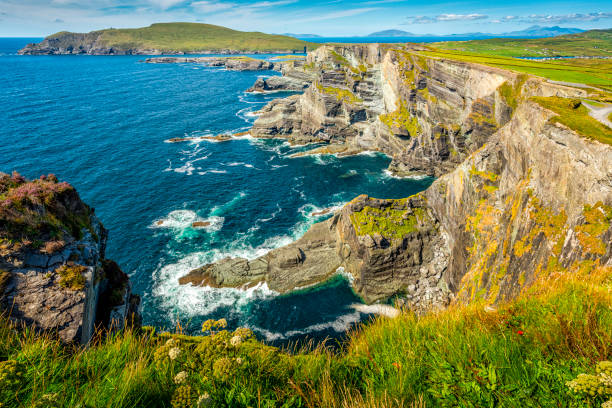 acantilados en irlanda - condado de kerry fotografías e imágenes de stock