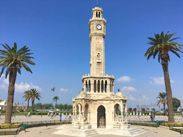 torre dell'orologio di smirne - izmir turkey konak clock tower foto e immagini stock