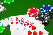 pokerchips-auf-dem-tisch.jpg?b=1&s=170x170&k=20&c=OScXapgHB13fp9e6TasWugkUPmGSh4H_AZ7IinzRojY=