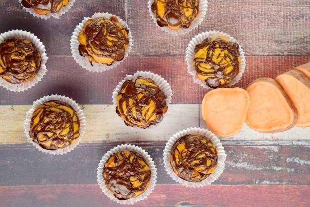 Muffins de patates douces glacées à la sauce au chocolat - Photo