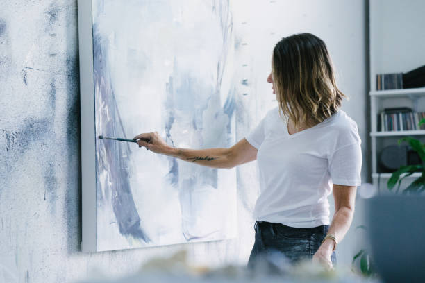 female artist creating artwork - human hand pencil women sketching imagens e fotografias de stock