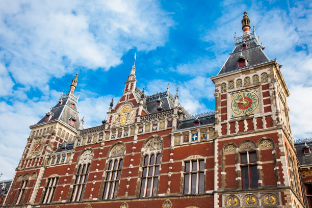 istock Amsterdam Centraal railway station 1049546118