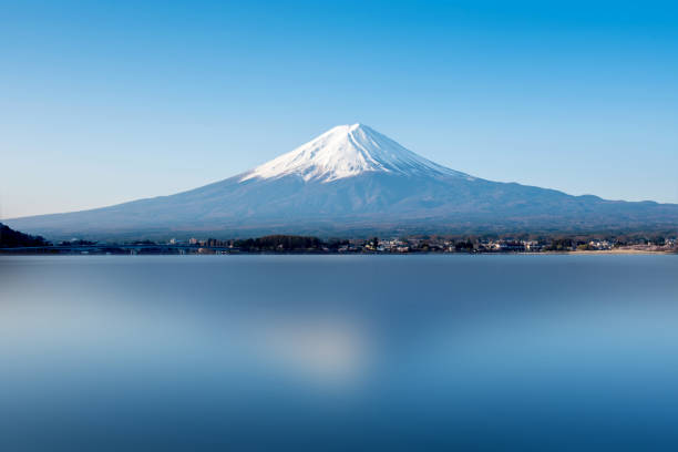 fuji landsapce de montagne. voyage et tourisme au japon en vacances. - lake kawaguchi photos et images de collection