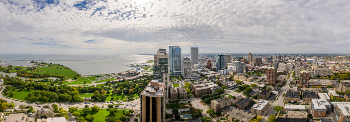 Panoramic view of the skyline of the city of Milwaukee, WI.