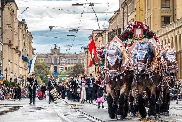 oktoberfest 2018 - monachium - bawaria - st pauls church zdjęcia i obrazy z banku zdjęć