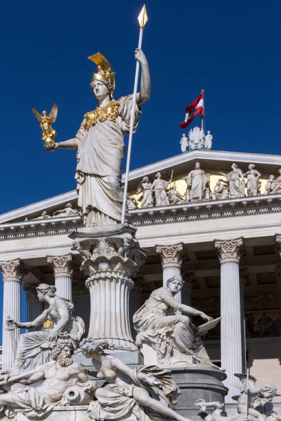 edifici del parlamento a ringstrabe - vienna - austria - colonnade column architecture austria foto e immagini stock