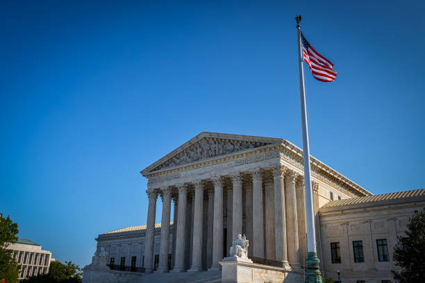 istock Supreme Court 12 1049769104