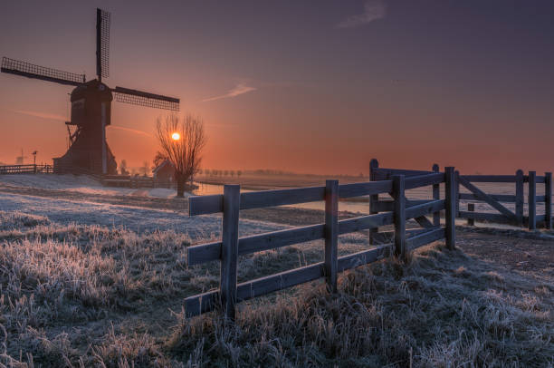 istock Sunrice Winter Kinderdijk Holland 1049772126