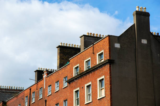 istock houses and symmetry 1049848732