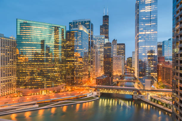 istock Chicago, Illinois USA Skyline 1049904204