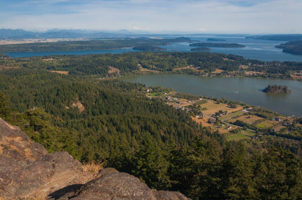 istock Lake Campbell and Mt. Snoqualmie National Forest 1049928914