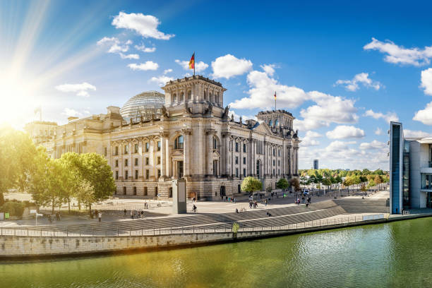 Berlin government district in berlin at sunset bundestag photos stock pictures, royalty-free photos & images
