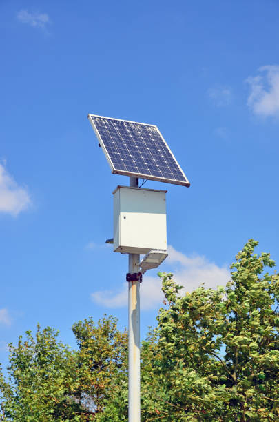 istock Street light powered by sun 1050627972