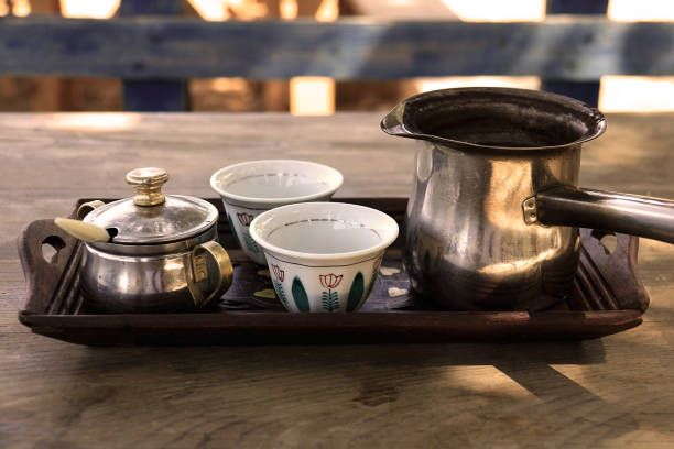 libańskie filiżanki do kawy i czajnik - chaffe zdjęcia i obrazy z banku zdjęć