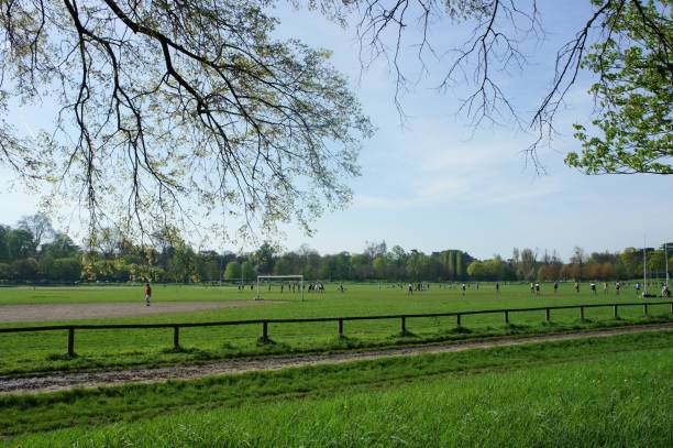 istock People practicing outdoors sports in Paris, France 1050692020