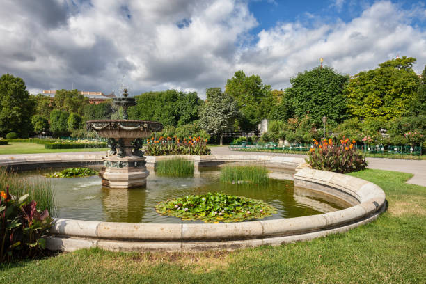istock Volksgarten People Garden in Vienna 1050703110