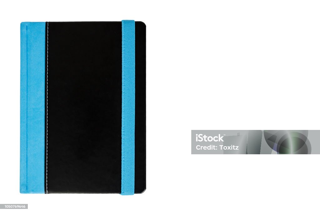 Quaderno Nero Chiuso Con Elastico Isolato Su Sfondo Bianco Modello Di  Spazio Di Copia - Fotografie stock e altre immagini di Affari - iStock