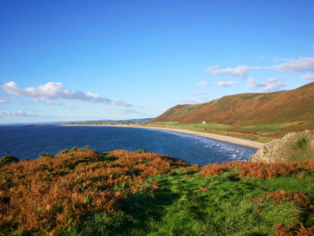 istock Rhossili Bay - Autumn 1050822762