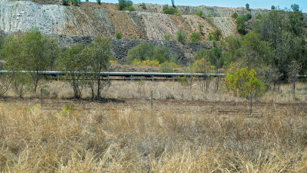 tren de transporte de carbón - train coal mining australia fotografías e imágenes de stock