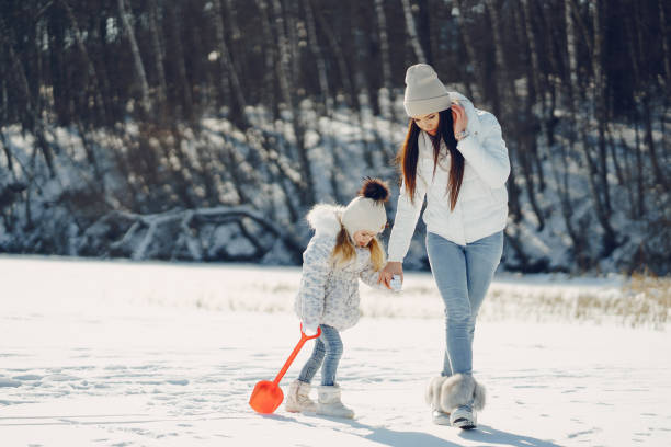 istock Mom and daughter 1051081366