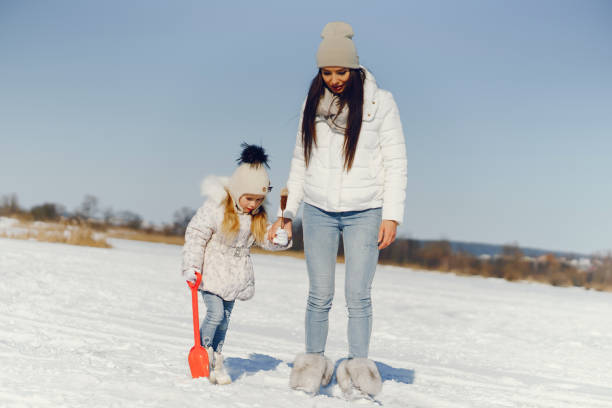 istock Mom and daughter 1051081568