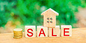 holzhaus-mit-der-aufschrift-sale-verkauf-von-immobilien-eigenheimen-immobilien-bezahlbarer.jpg?b=1&s=170x170&k=20&c=11l8zmc6ckdbEt7M66od0H2JzrQjCuP9HPM3_AGxsi0=