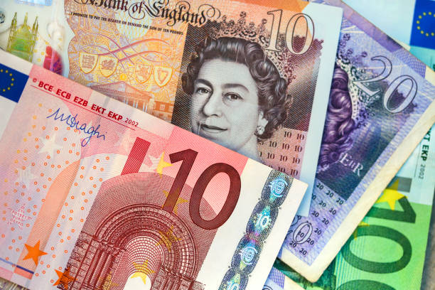 dinero - pound symbol ten pound note british currency paper currency fotografías e imágenes de stock