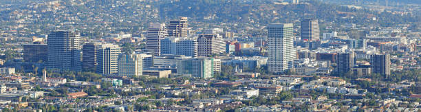 istock Glendale - California - Skyline
q 1051229328