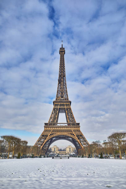 istock Scenic view to the Eiffel tower on a day with heavy snow 1051258642