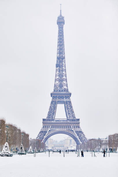 istock Scenic view to the Eiffel tower on a day with heavy snow 1051258652