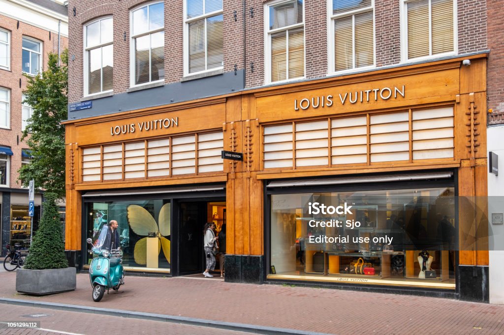 Louis Vuitton Store In The Pc Hooftstraat In Amsterdam Stock Photo