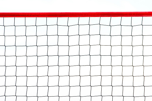 Primer plano de la red de voleibol sobre fondo blanco photo