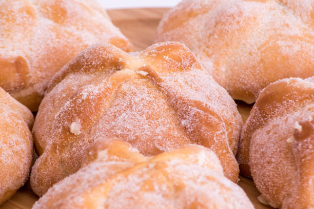 istock Traditional Mexican Bread of the Dead (Pan de Muerto) 1051580824