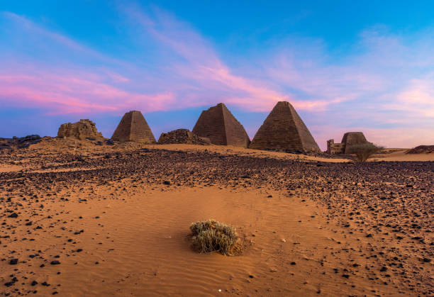 Pyramids of Meroe, Sudan Pyramids of Meroe, Sudan. Meroë is an ancient desert pyramid city, east bank of the Nile near Shendi, Sudan, approximately 200 km north-east of Khartoum in the desert khartoum stock pictures, royalty-free photos & images