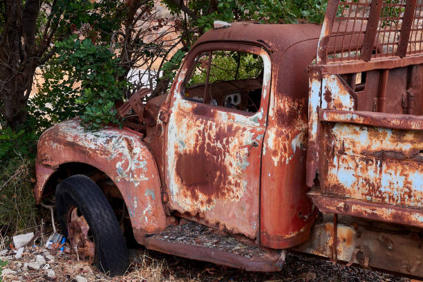 istock Old abandonded rusty truck 1051777316