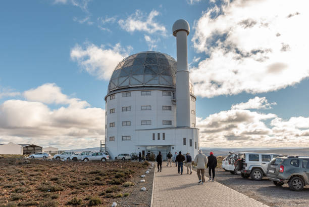 edificio del telescopio de 11 metros sal cerca de sutherland - the karoo fotografías e imágenes de stock