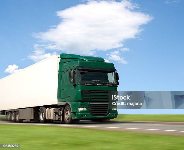 トラックを Highway - アクションショットのストックフォトや画像を多数ご用意 - アクションショット, カラー画像, トラック