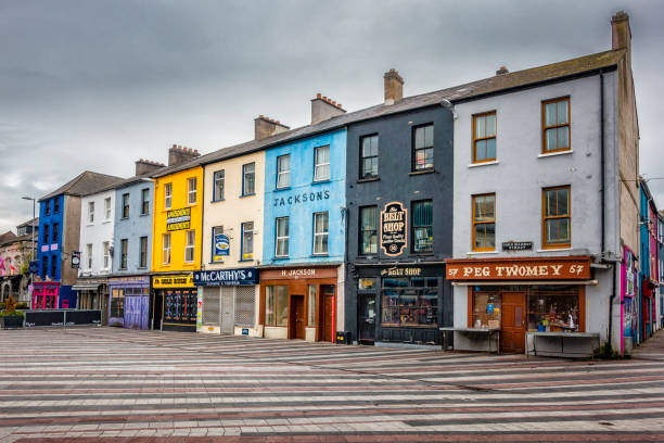 paisaje urbano de corcho - county cork fotografías e imágenes de stock