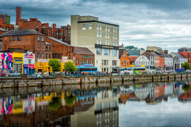 paisaje urbano de corcho - county cork fotografías e imágenes de stock